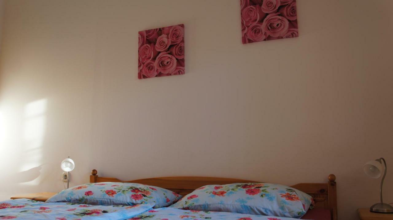 Ivo Apartments Рогозница Екстериор снимка